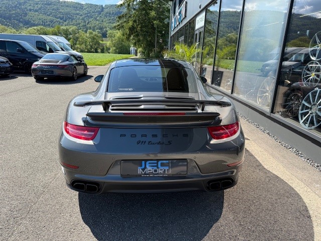 PORSCHE 911 Turbo S-image-10