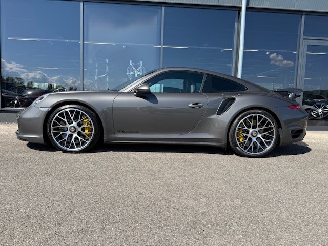 PORSCHE 911 Turbo S-image-6