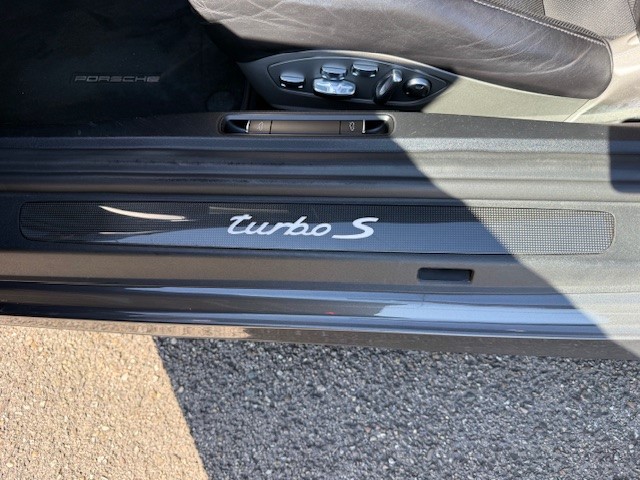 PORSCHE 911 Turbo S-image-20