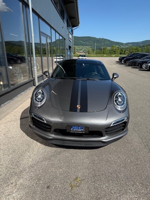 PORSCHE 911 Turbo S-image-8