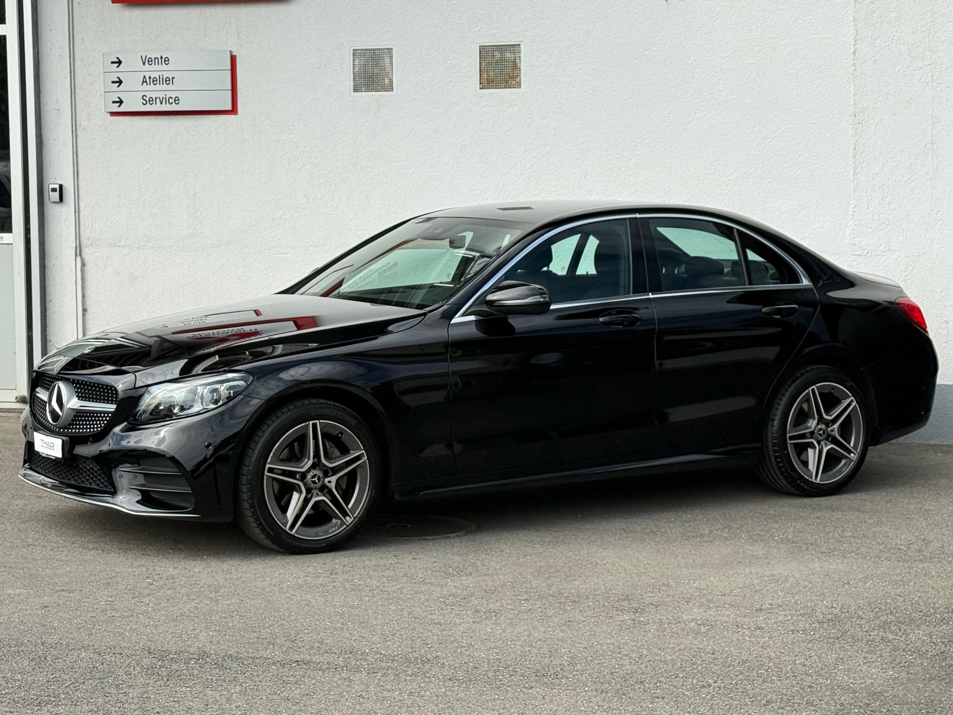 MERCEDES-BENZ C 200 Swiss Star AMG Line 4Matic 9G-Tronic-showroom-element-3