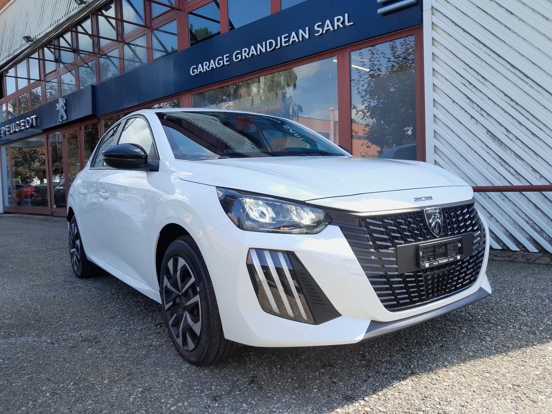 PEUGEOT 208 Elektrik 100 kW Style-image-1