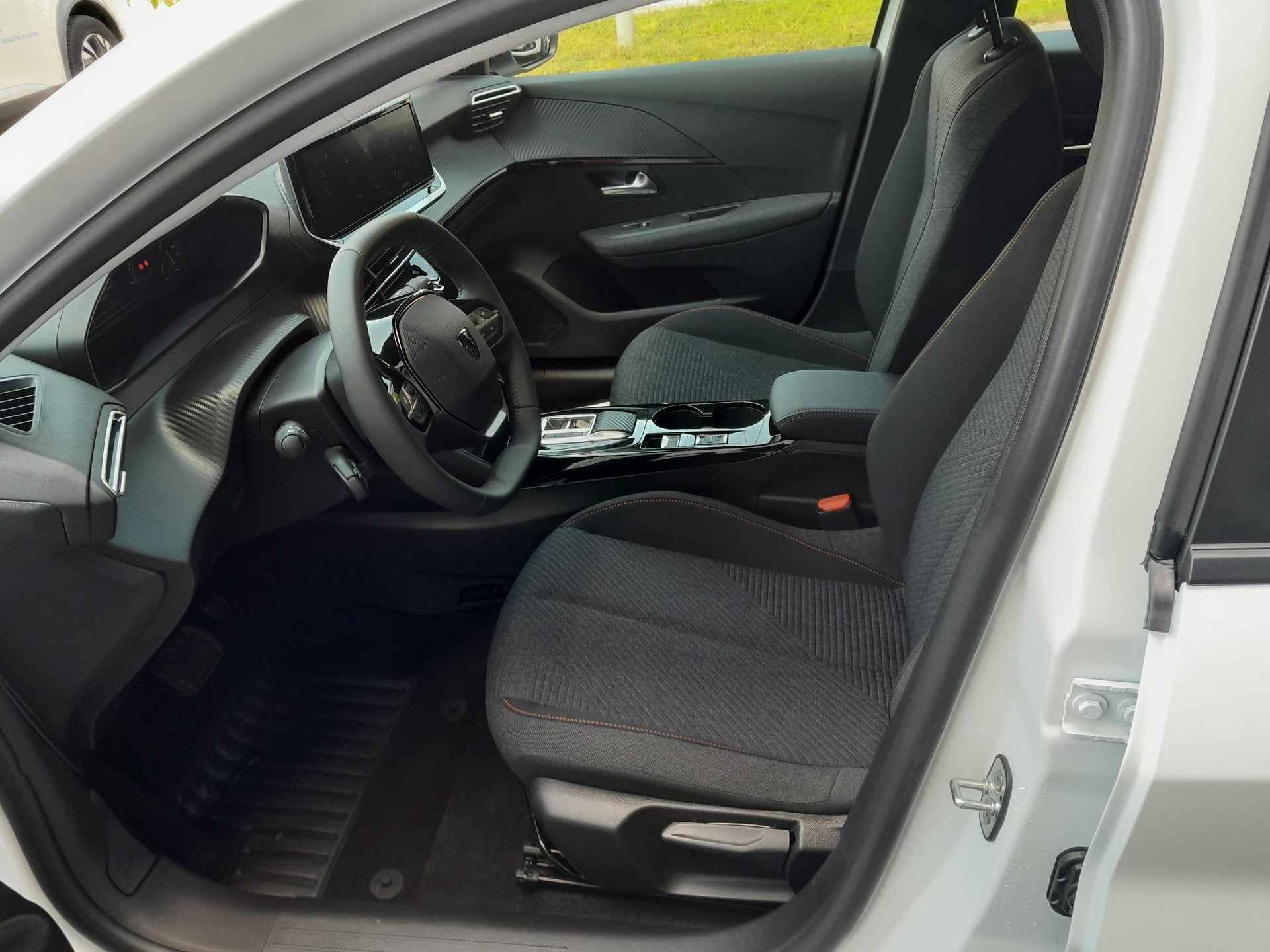 PEUGEOT 208 Elektrik 100 kW Style-image-7