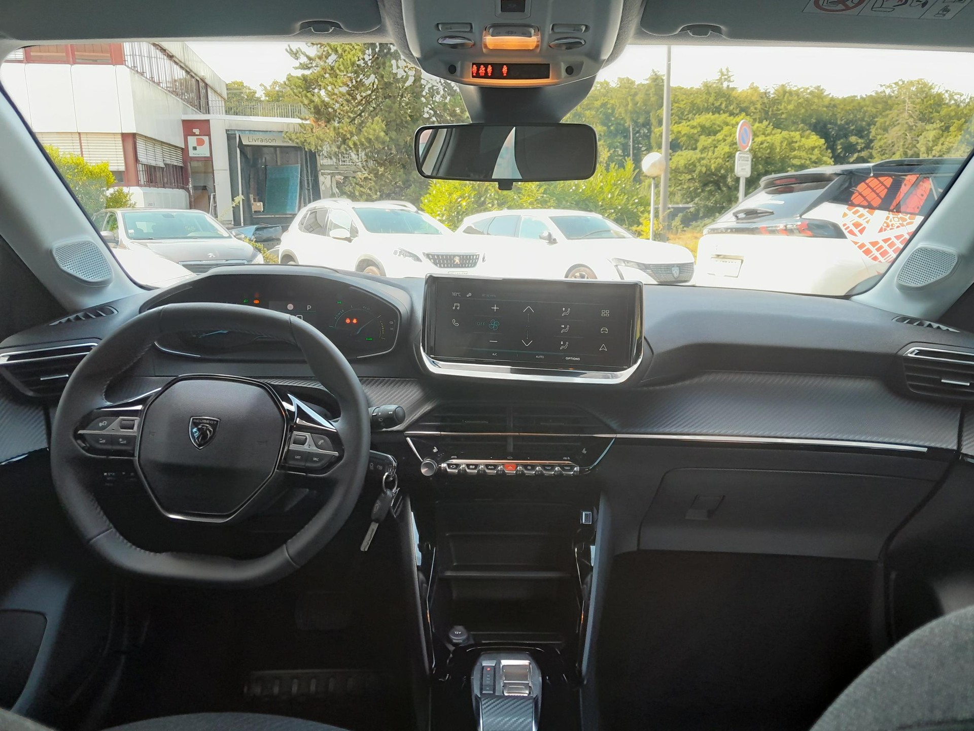 PEUGEOT 208 Elektrik 100 kW Style-image-6