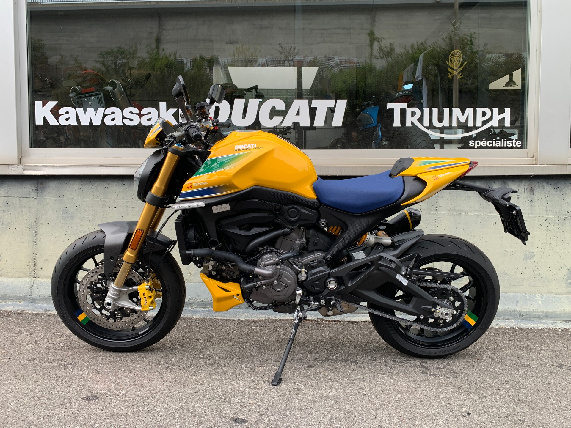 DUCATI Monster Senna-showroom-element-1