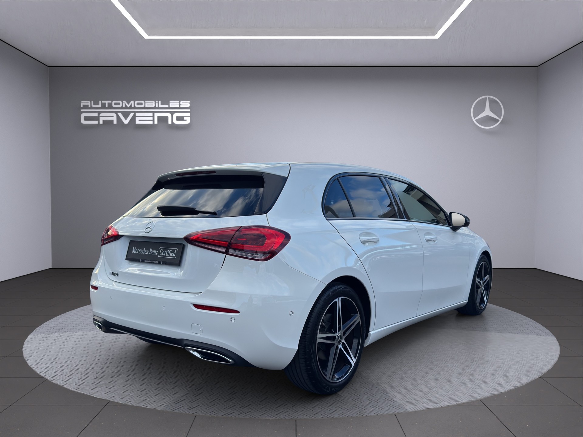 MERCEDES-BENZ A 180 Night Star 7G-DCT-showroom-element-3