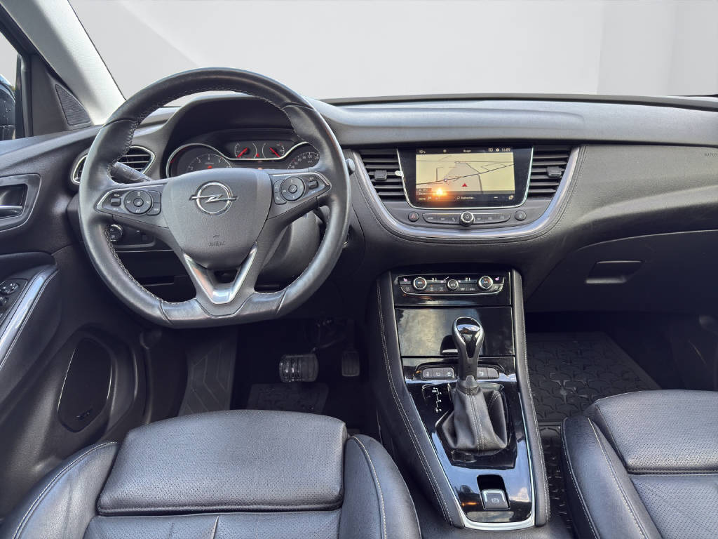 OPEL Grandland X 1.6 T Ultimate-image-11
