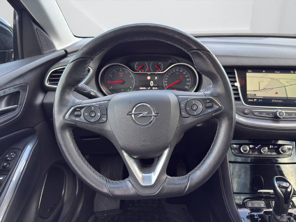 OPEL Grandland X 1.6 T Ultimate-image-9
