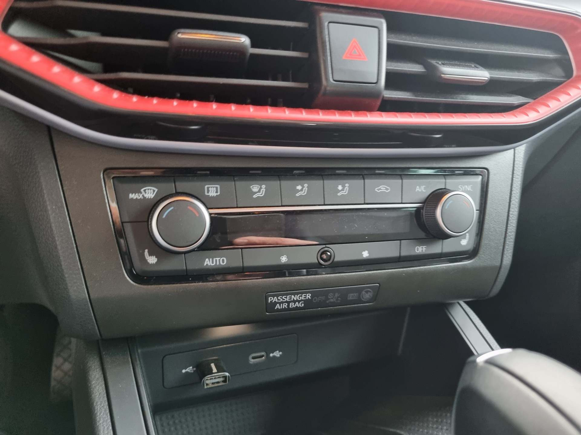 SEAT Ibiza 1.0 EcoTSI Hola FR DSG-image-13