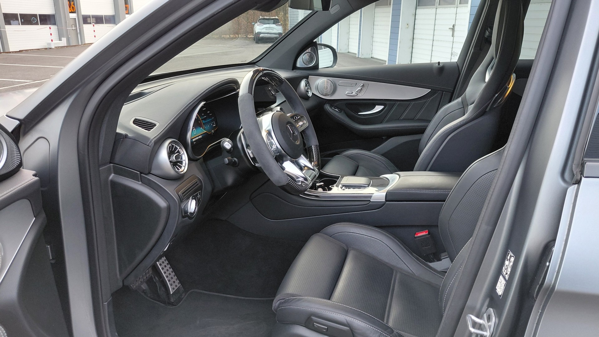 MERCEDES-BENZ GLC 63 S AMG 4Matic 9G-Tronic-image-11