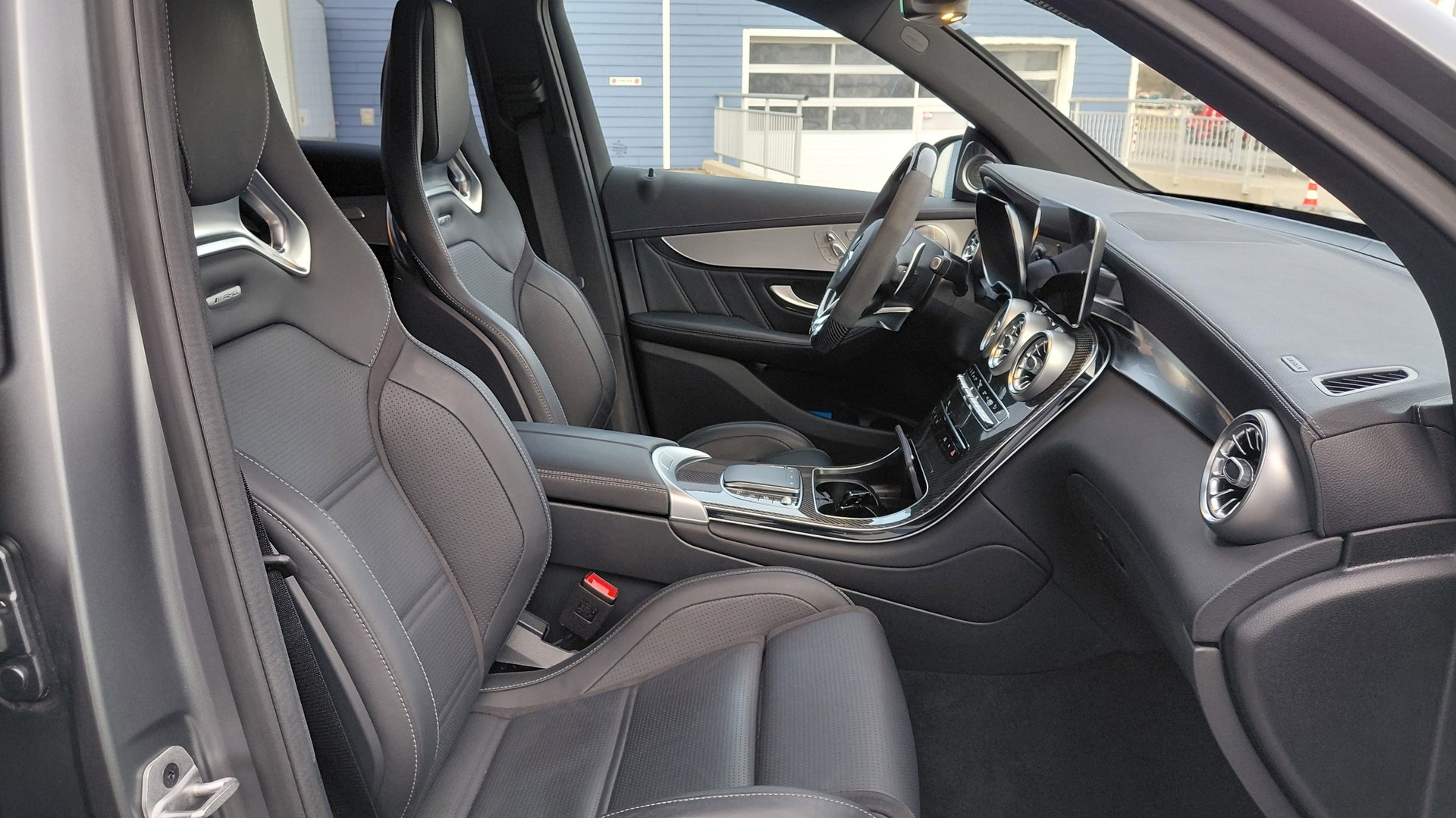 MERCEDES-BENZ GLC 63 S AMG 4Matic 9G-Tronic-image-10