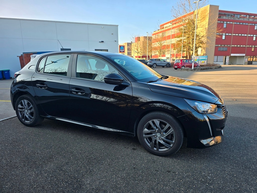 PEUGEOT 208 1.2 PureTech 100 Active Pack-image-9