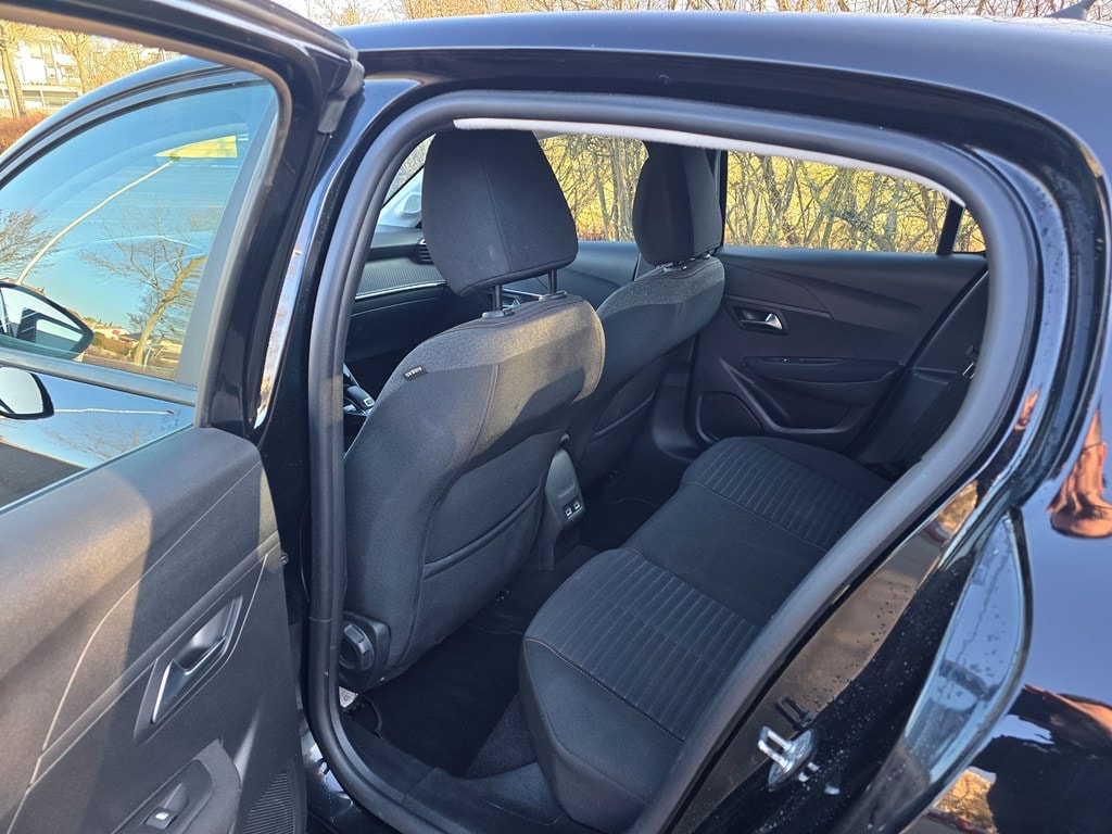 PEUGEOT 208 1.2 PureTech 100 Active Pack-image-13