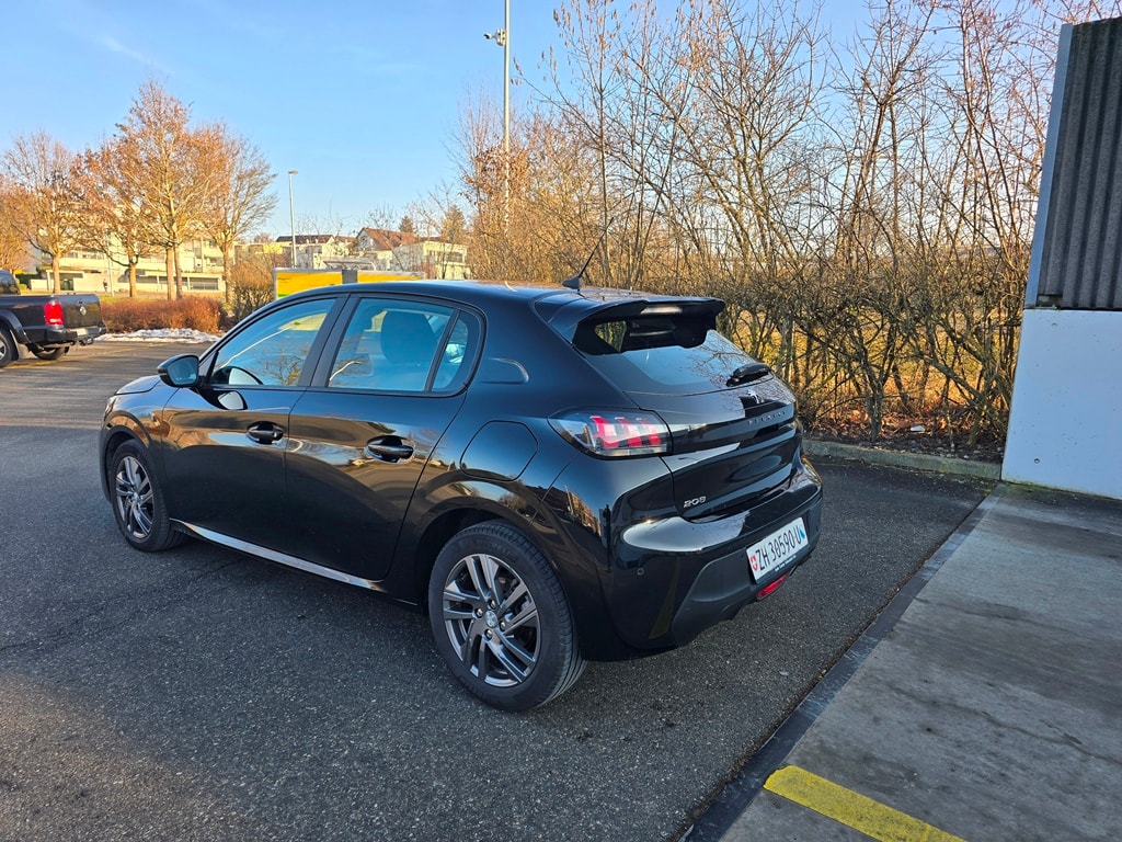 PEUGEOT 208 1.2 PureTech 100 Active Pack-image-4