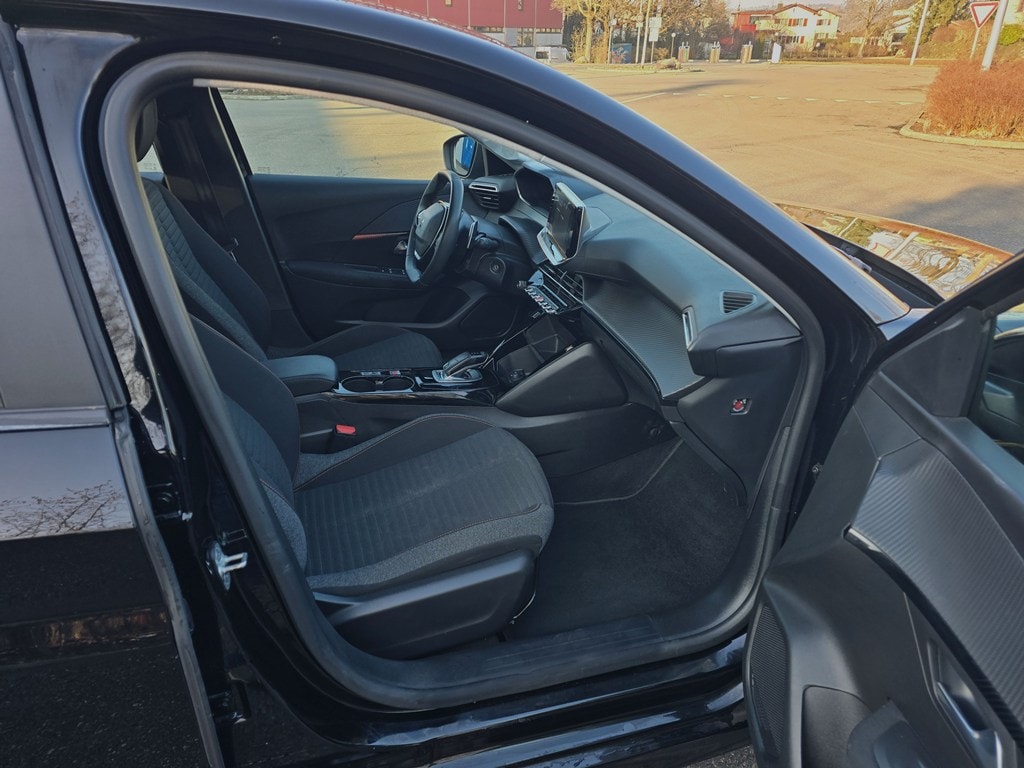 PEUGEOT 208 1.2 PureTech 100 Active Pack-image-15
