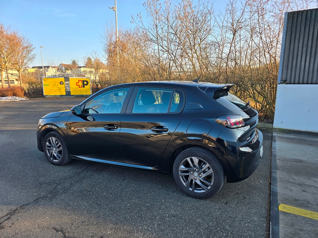 PEUGEOT 208 1.2 PureTech 100 Active Pack-showroom-element-3