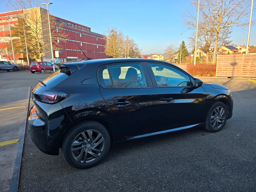 PEUGEOT 208 1.2 PureTech 100 Active Pack-image-8