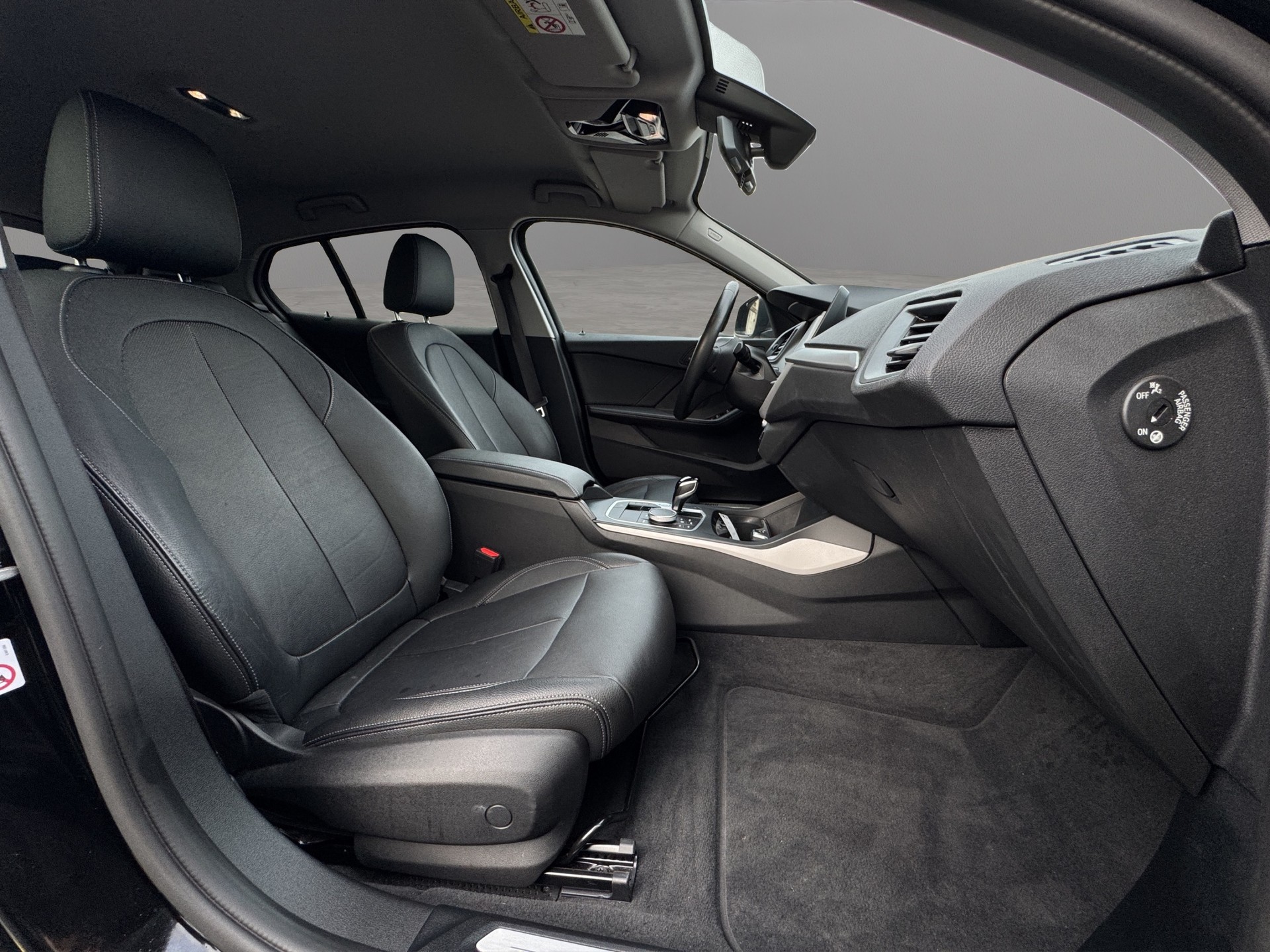 BMW 118i Essential Edition Steptronic-image-14
