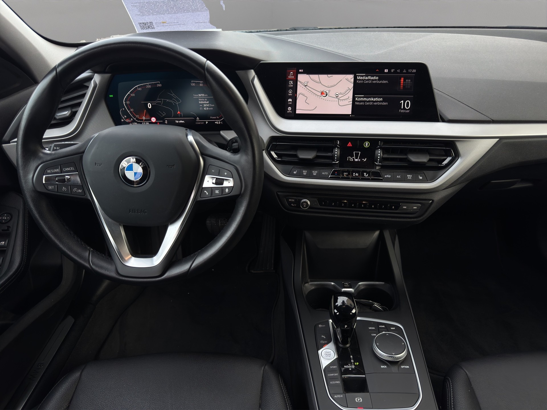 BMW 118i Essential Edition Steptronic-image-12