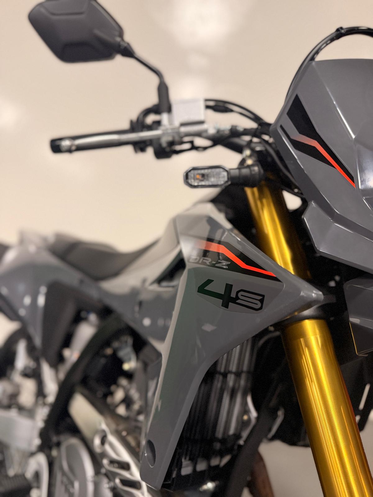 SUZUKI DR-Z4S-image-2