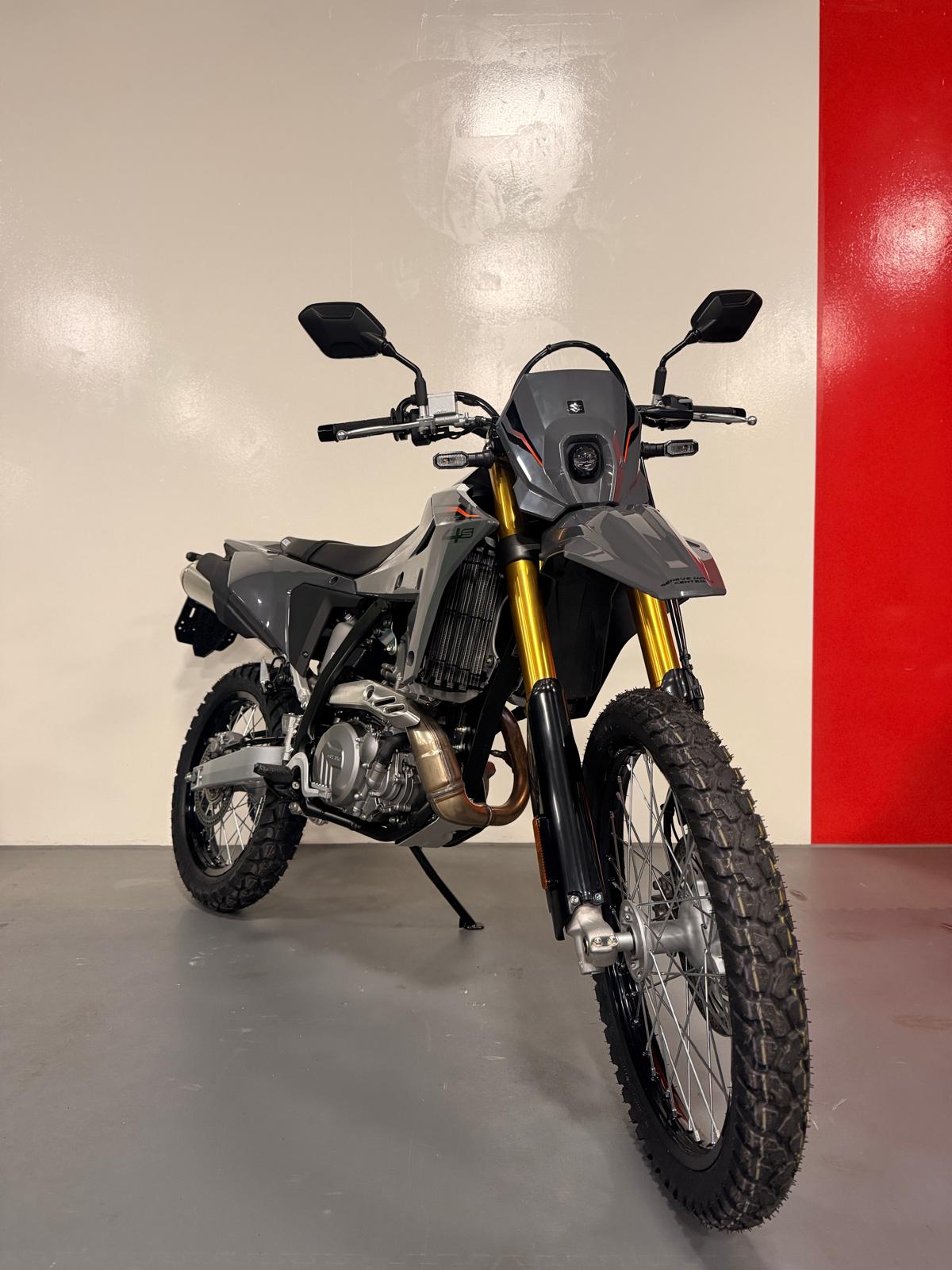 SUZUKI DR-Z4S-image-1