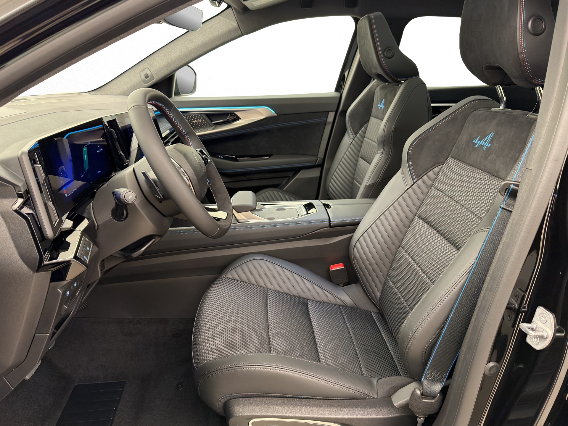 RENAULT Austral 1.2 E-Tech esprit Alpine-showroom-element-3