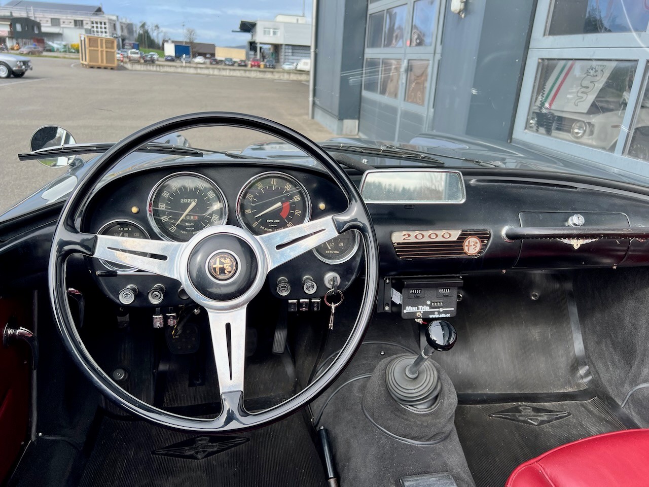 ALFA ROMEO 2000 Touring Spider-image-9