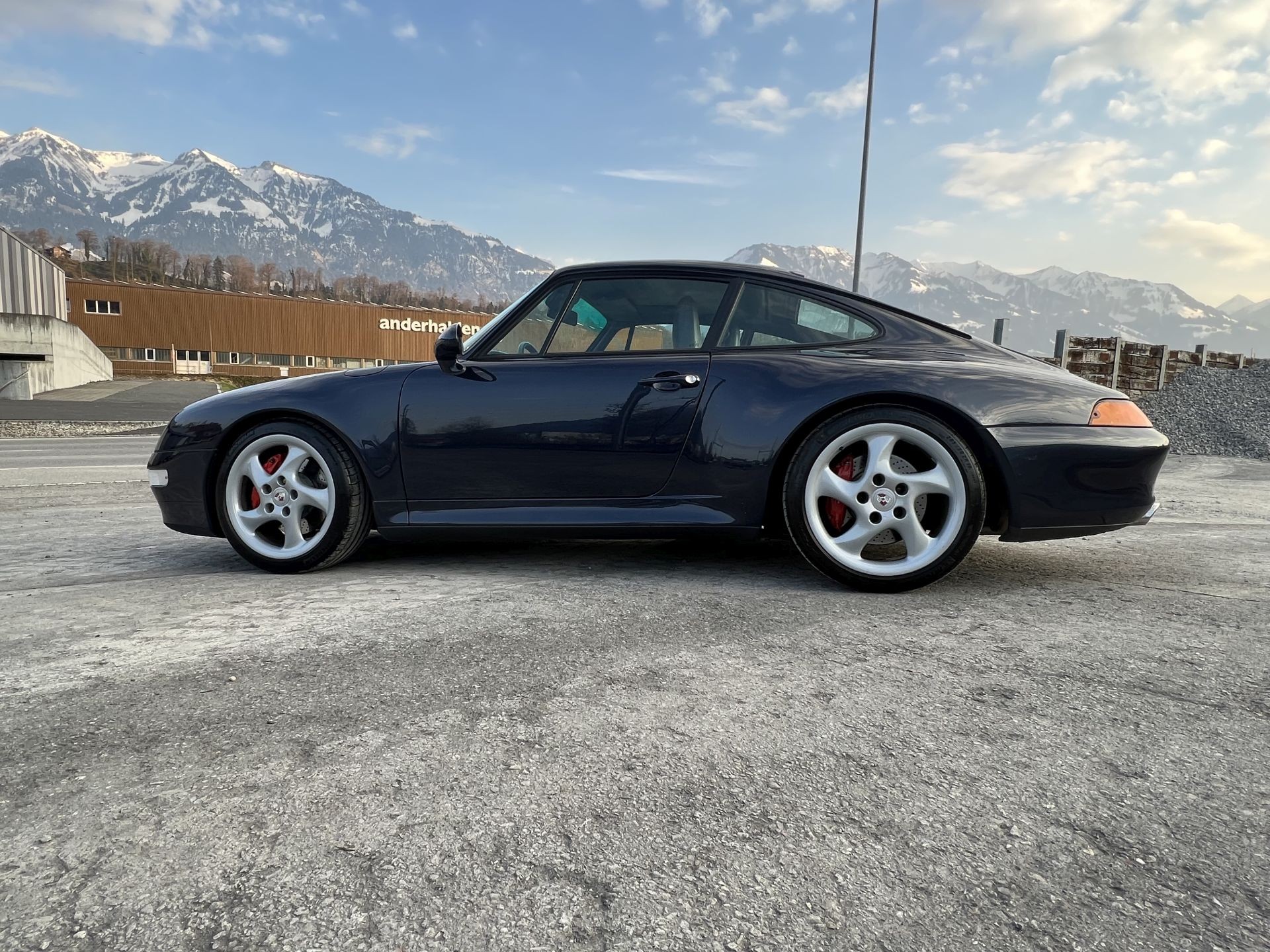 PORSCHE 911 Carrera 4S-image-9