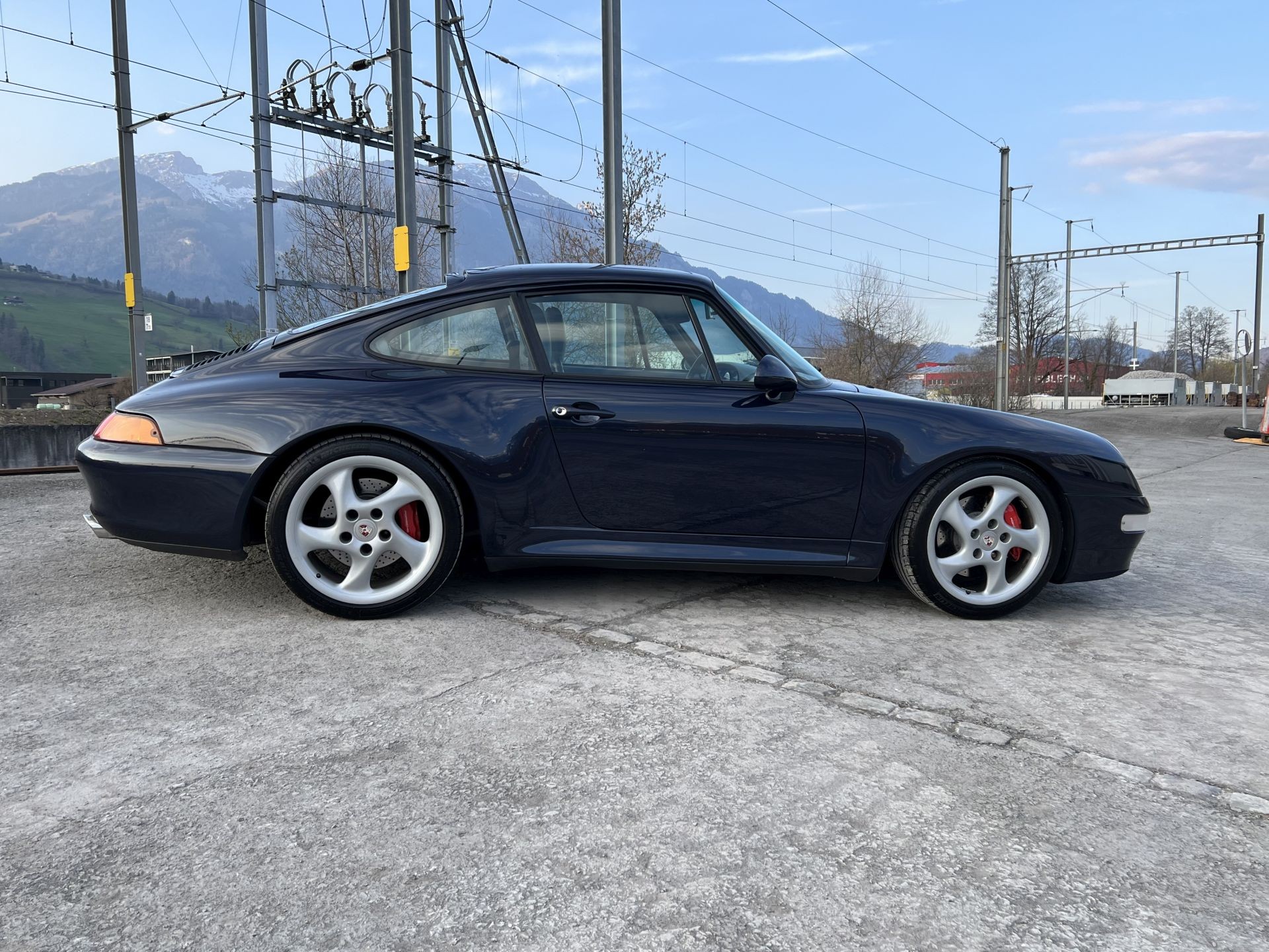 PORSCHE 911 Carrera 4S-image-8