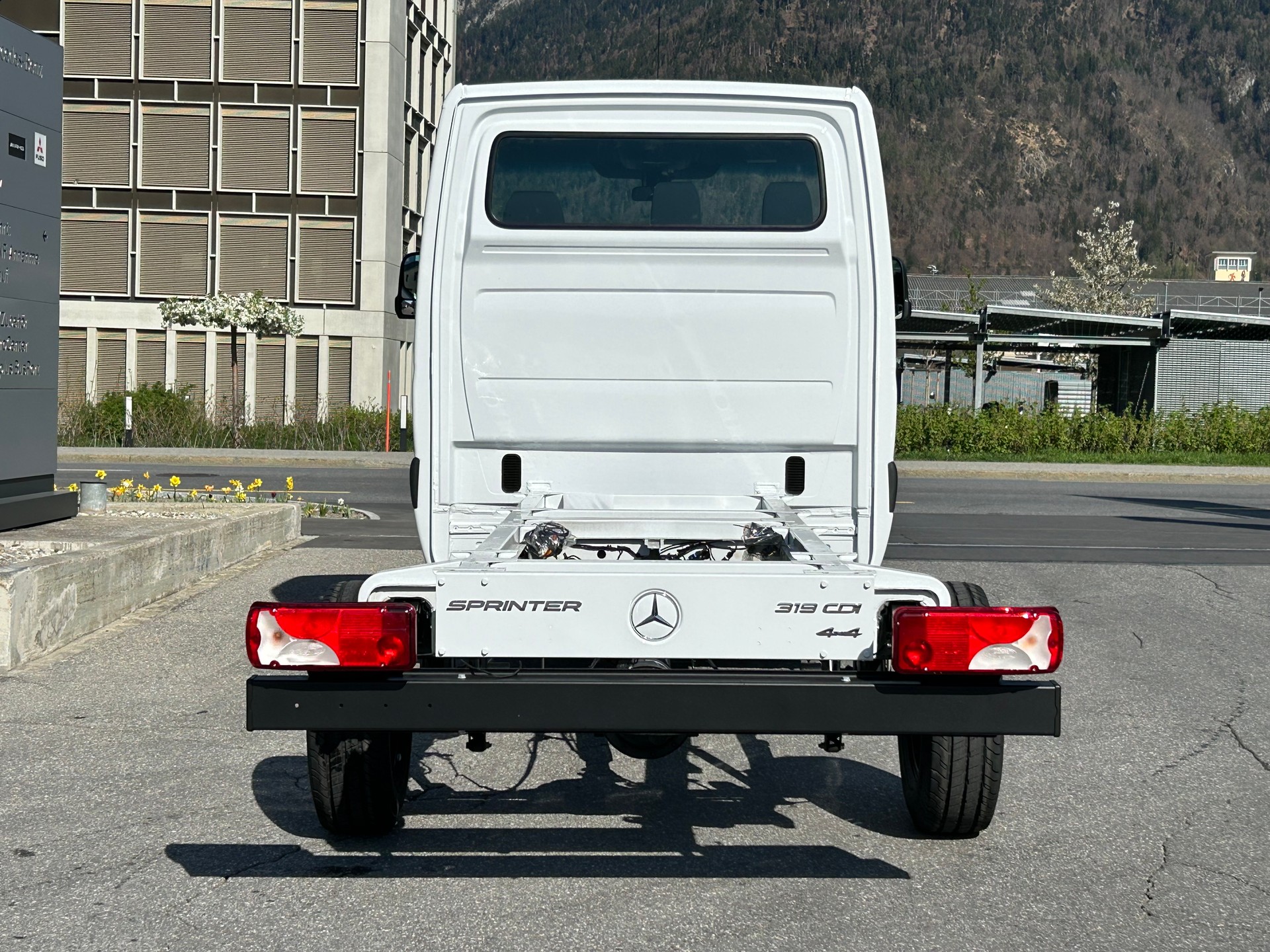 MERCEDES-BENZ Sprinter 319 CDI PRO CHASSIS 4x4-image-4