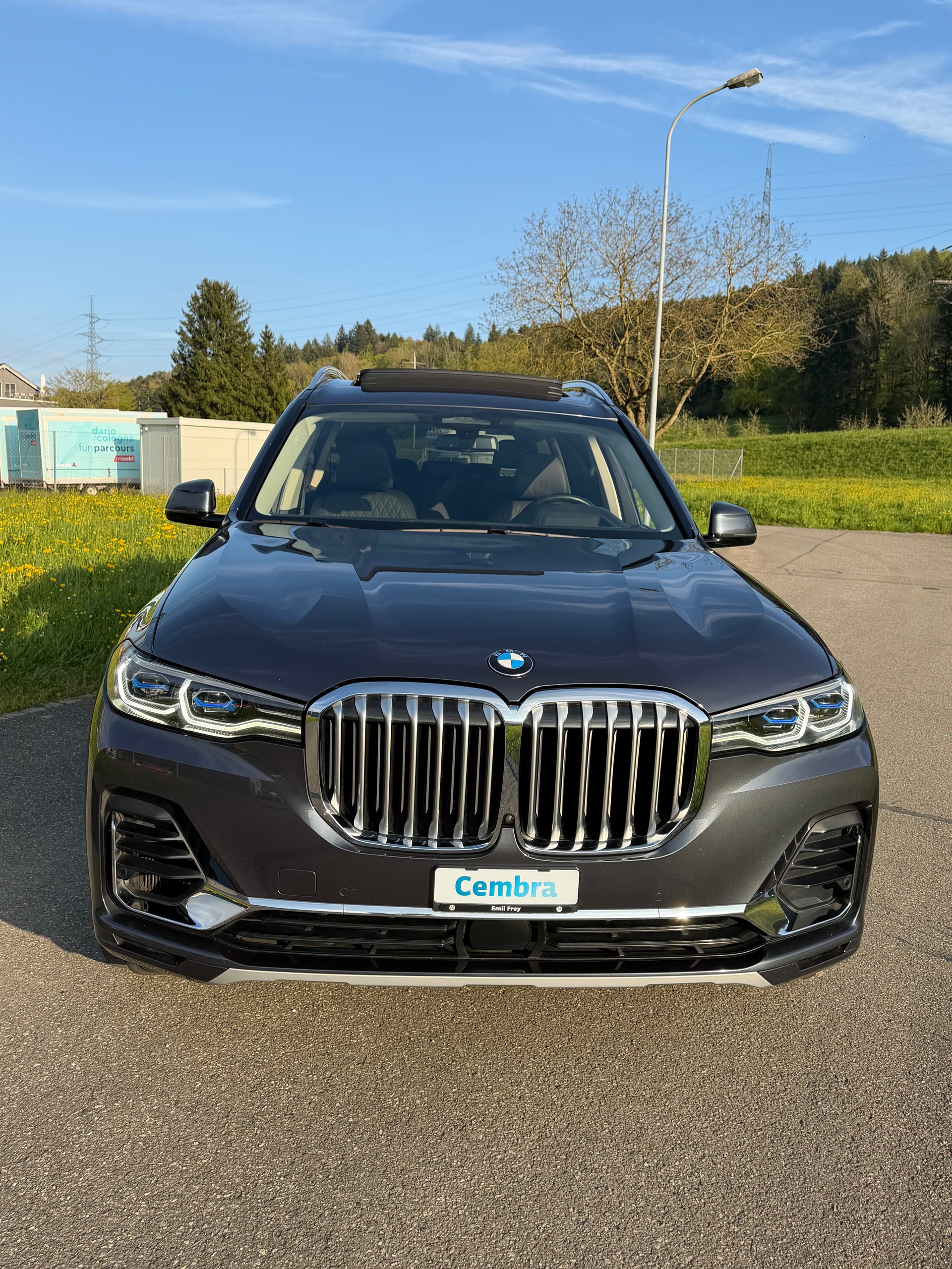 BMW 340 PS. X7 X-DRIVE 48V 40d STEPTRONIC. CH WAGEN. TOP AUSSTATTUNG !! PANORAMA + 7 PLÄTZER + AHK 3500. NEU AB MFK NEU AB SERVICE.-showroom-element-1