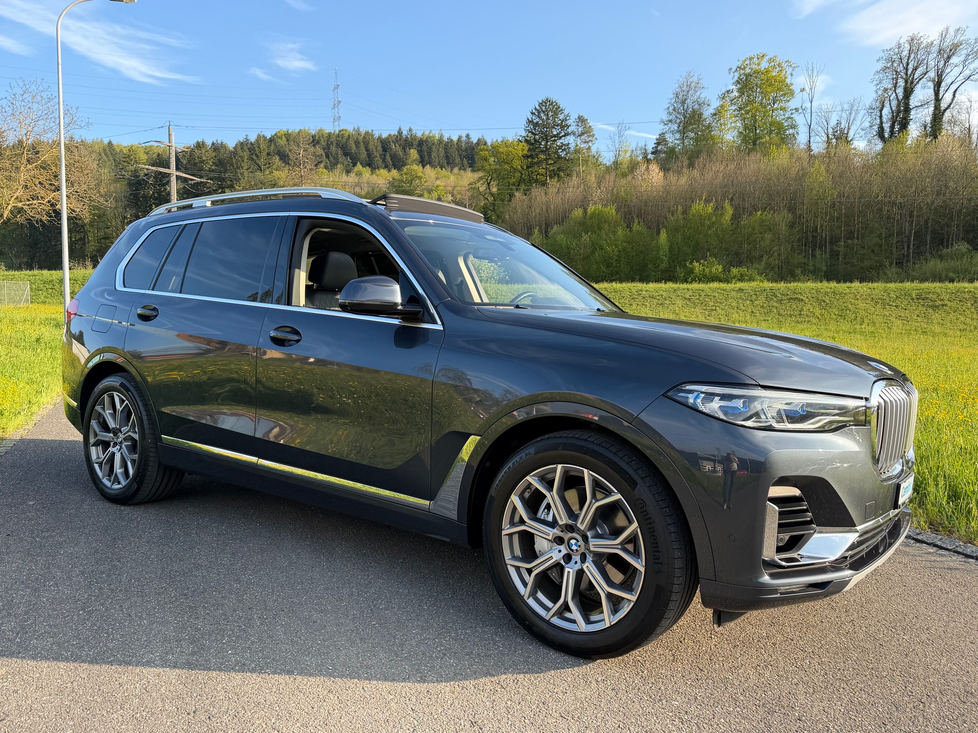 BMW 340 PS. X7 X-DRIVE 48V 40d STEPTRONIC. CH WAGEN. TOP AUSSTATTUNG !! PANORAMA + 7 PLÄTZER + AHK 3500. NEU AB MFK NEU AB SERVICE.-showroom-element-2