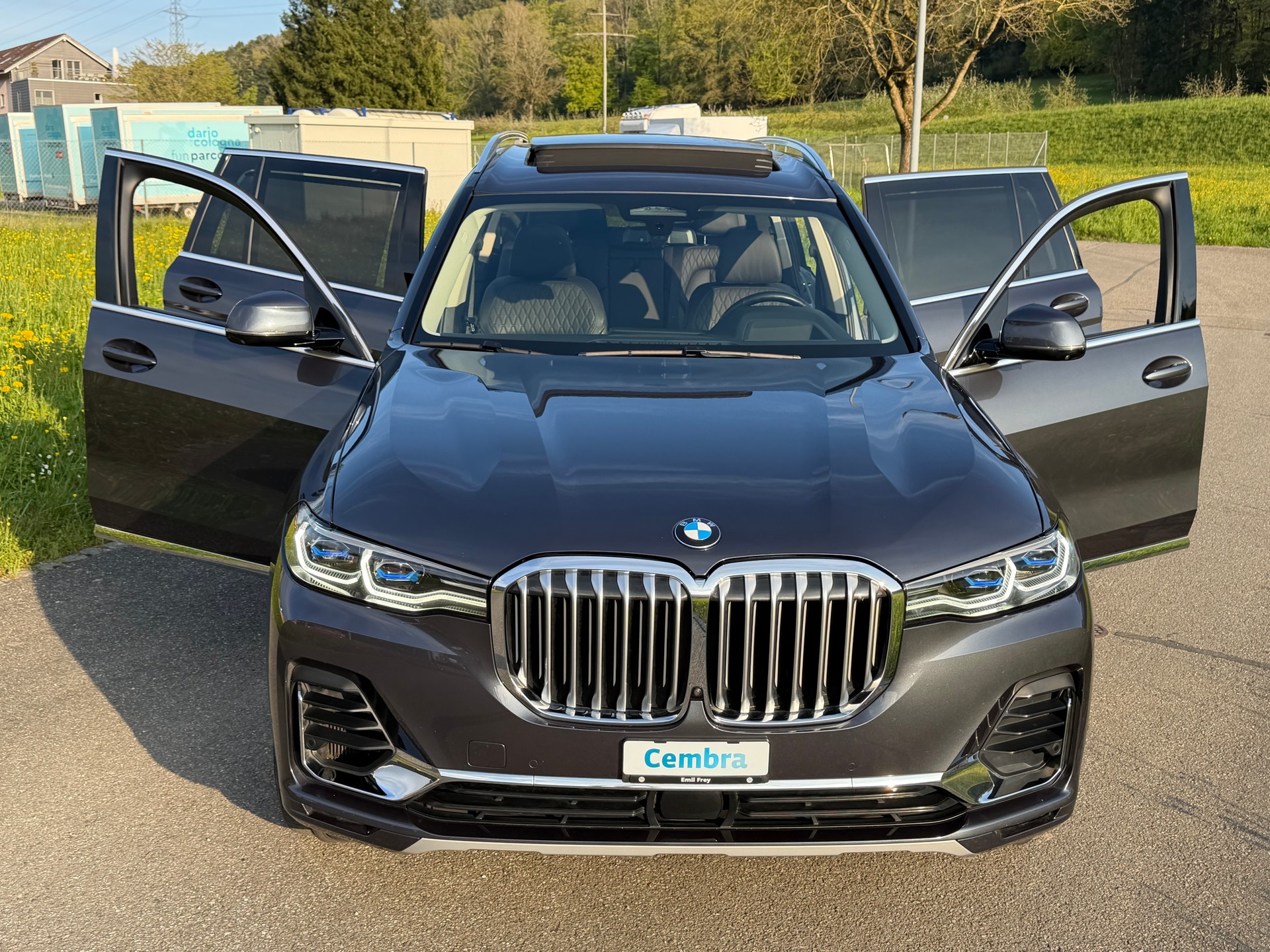 BMW 340 PS. X7 X-DRIVE 48V 40d STEPTRONIC. CH WAGEN. TOP AUSSTATTUNG !! PANORAMA + 7 PLÄTZER + AHK 3500. NEU AB MFK NEU AB SERVICE.