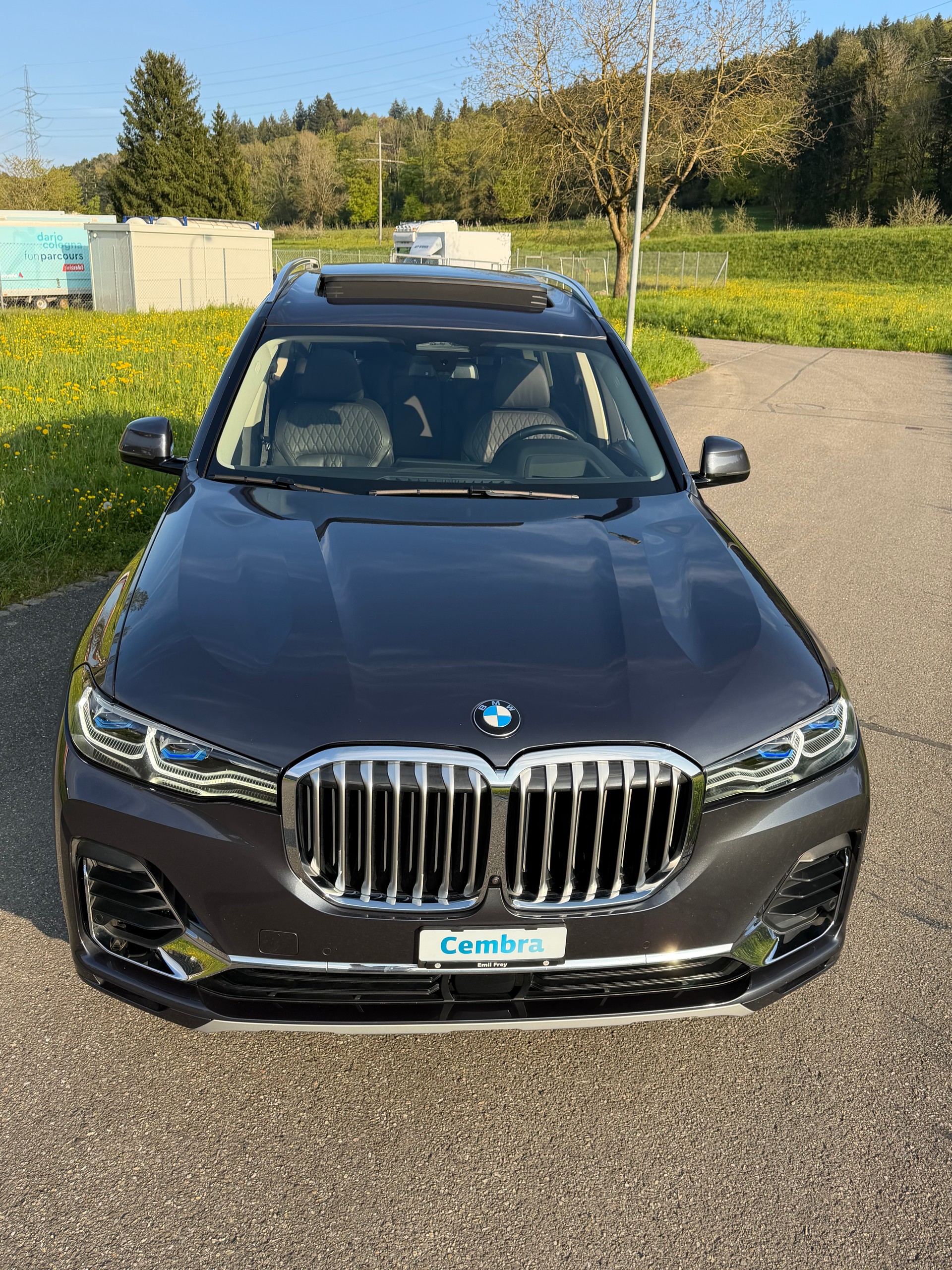 BMW 340 PS. X7 X-DRIVE 48V 40d STEPTRONIC. CH WAGEN. TOP AUSSTATTUNG !! PANORAMA + 7 PLÄTZER + AHK 3500. NEU AB MFK NEU AB SERVICE.-image-36