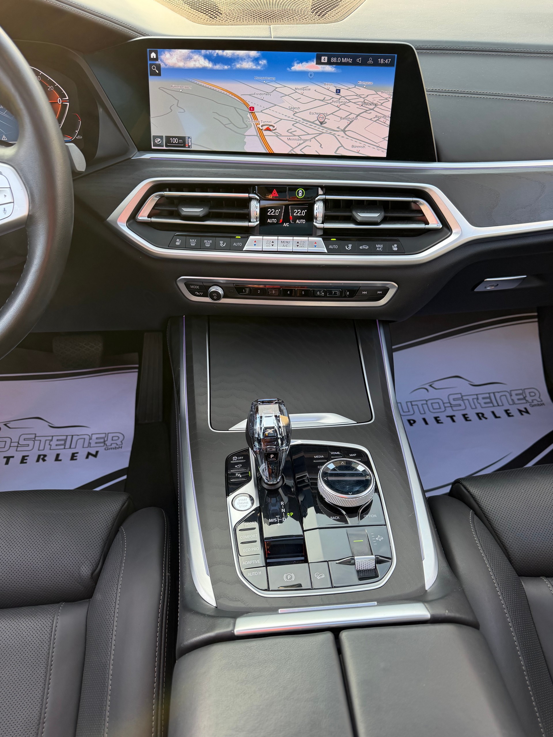 BMW 340 PS. X7 X-DRIVE 48V 40d STEPTRONIC. CH WAGEN. TOP AUSSTATTUNG !! PANORAMA + 7 PLÄTZER + AHK 3500. NEU AB MFK NEU AB SERVICE.-image-51