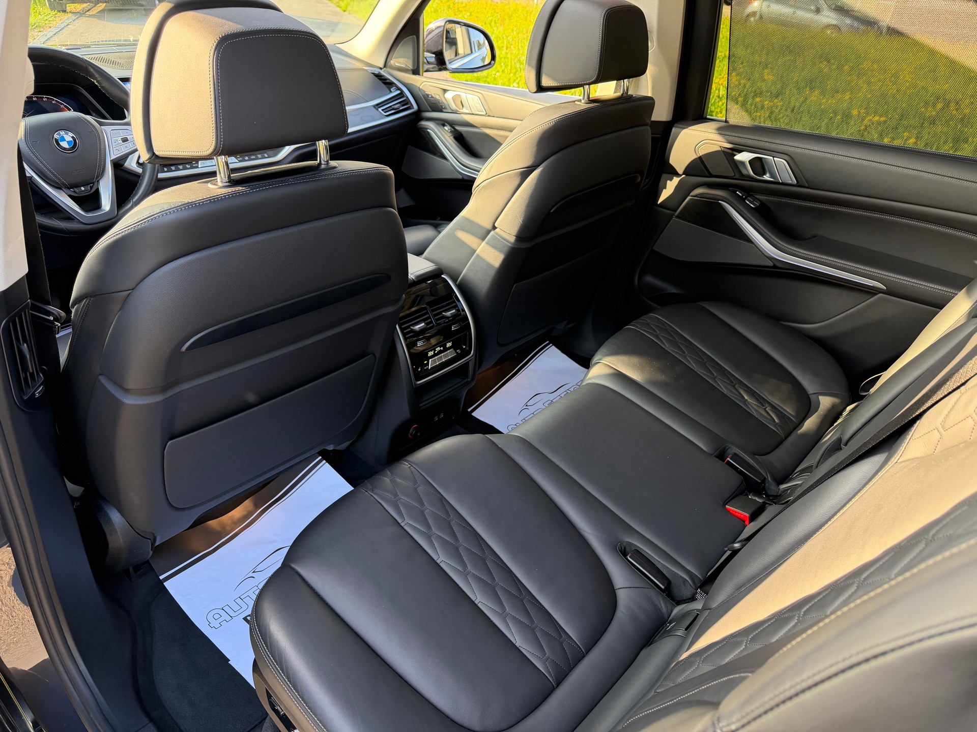 BMW 340 PS. X7 X-DRIVE 48V 40d STEPTRONIC. CH WAGEN. TOP AUSSTATTUNG !! PANORAMA + 7 PLÄTZER + AHK 3500. NEU AB MFK NEU AB SERVICE.-image-56