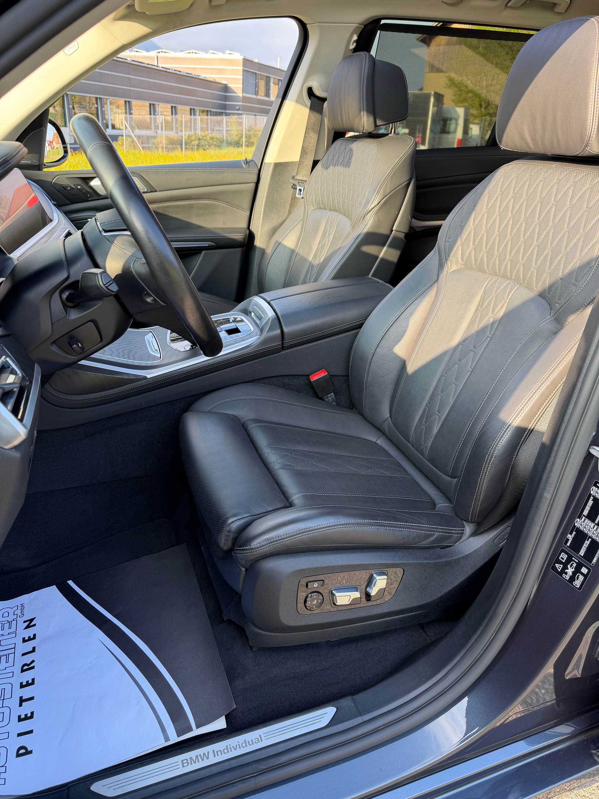 BMW 340 PS. X7 X-DRIVE 48V 40d STEPTRONIC. CH WAGEN. TOP AUSSTATTUNG !! PANORAMA + 7 PLÄTZER + AHK 3500. NEU AB MFK NEU AB SERVICE.-image-62