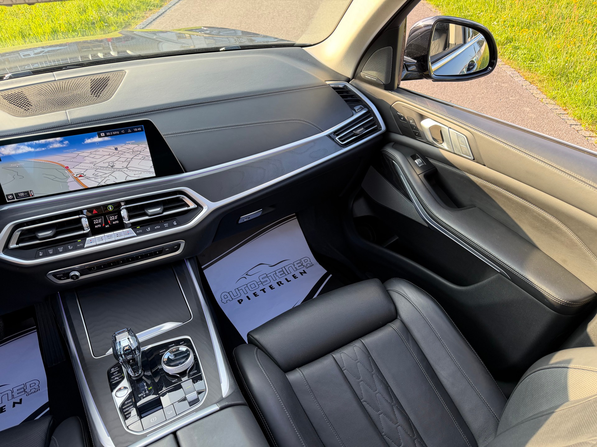 BMW 340 PS. X7 X-DRIVE 48V 40d STEPTRONIC. CH WAGEN. TOP AUSSTATTUNG !! PANORAMA + 7 PLÄTZER + AHK 3500. NEU AB MFK NEU AB SERVICE.-image-53
