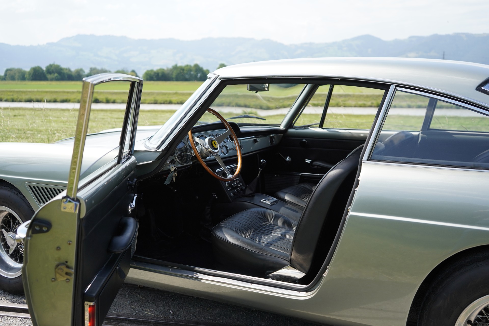 FERRARI 250 GT/E 2+2-image-5