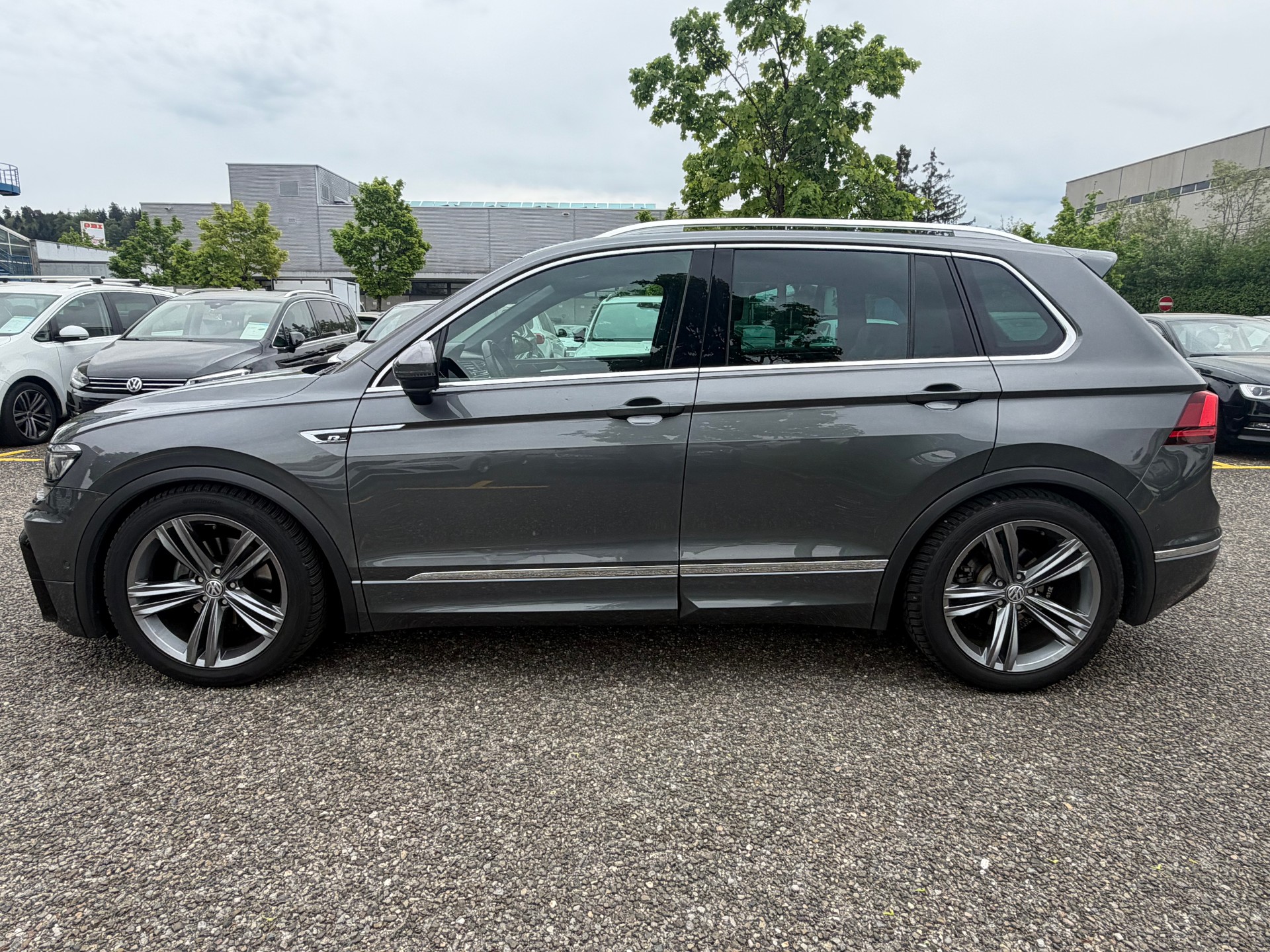VW Tiguan 2.0 TDI SCR Highline4Motion DSG R-Line-image-7