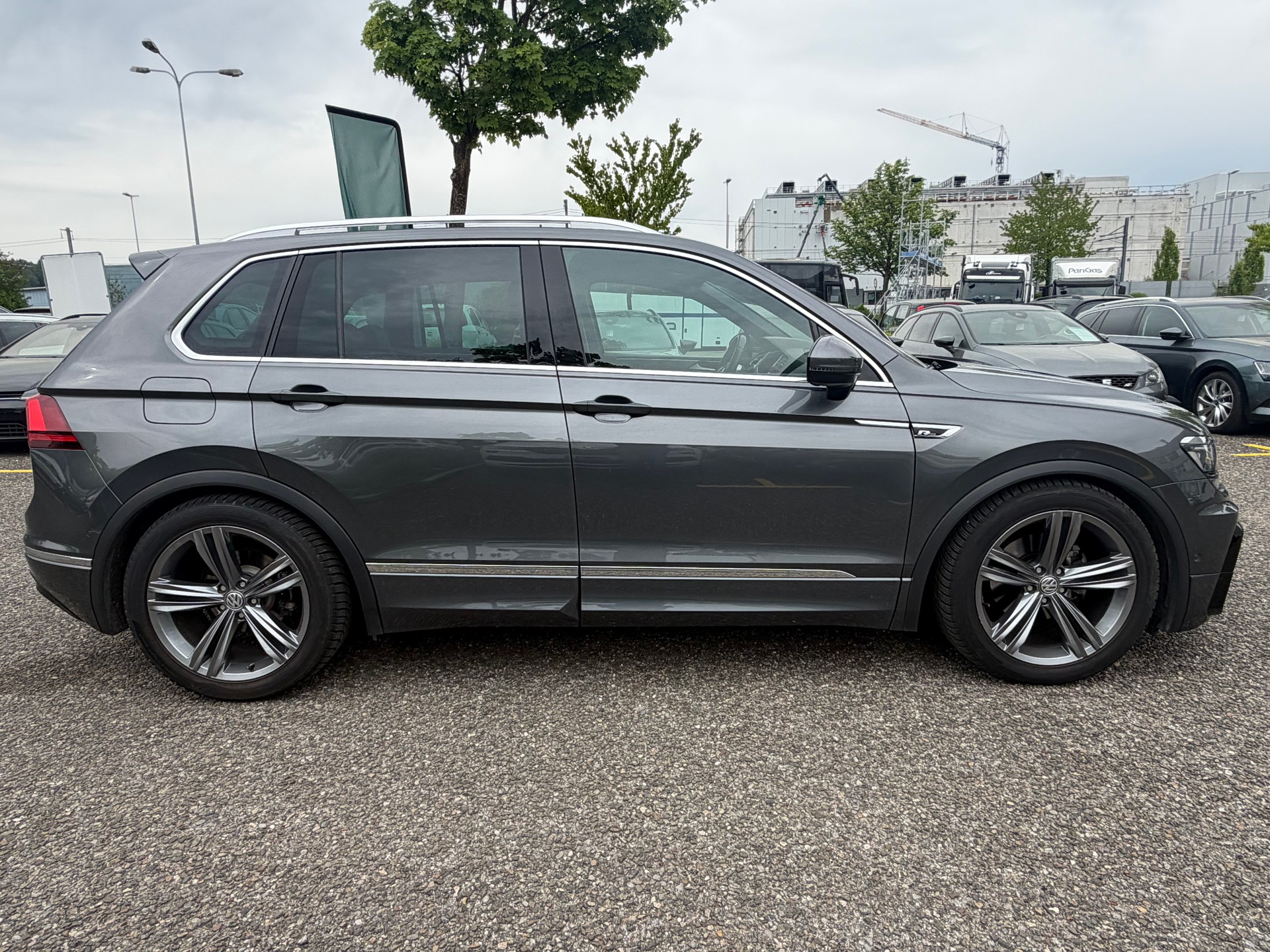 VW Tiguan 2.0 TDI SCR Highline4Motion DSG R-Line-showroom-element-3