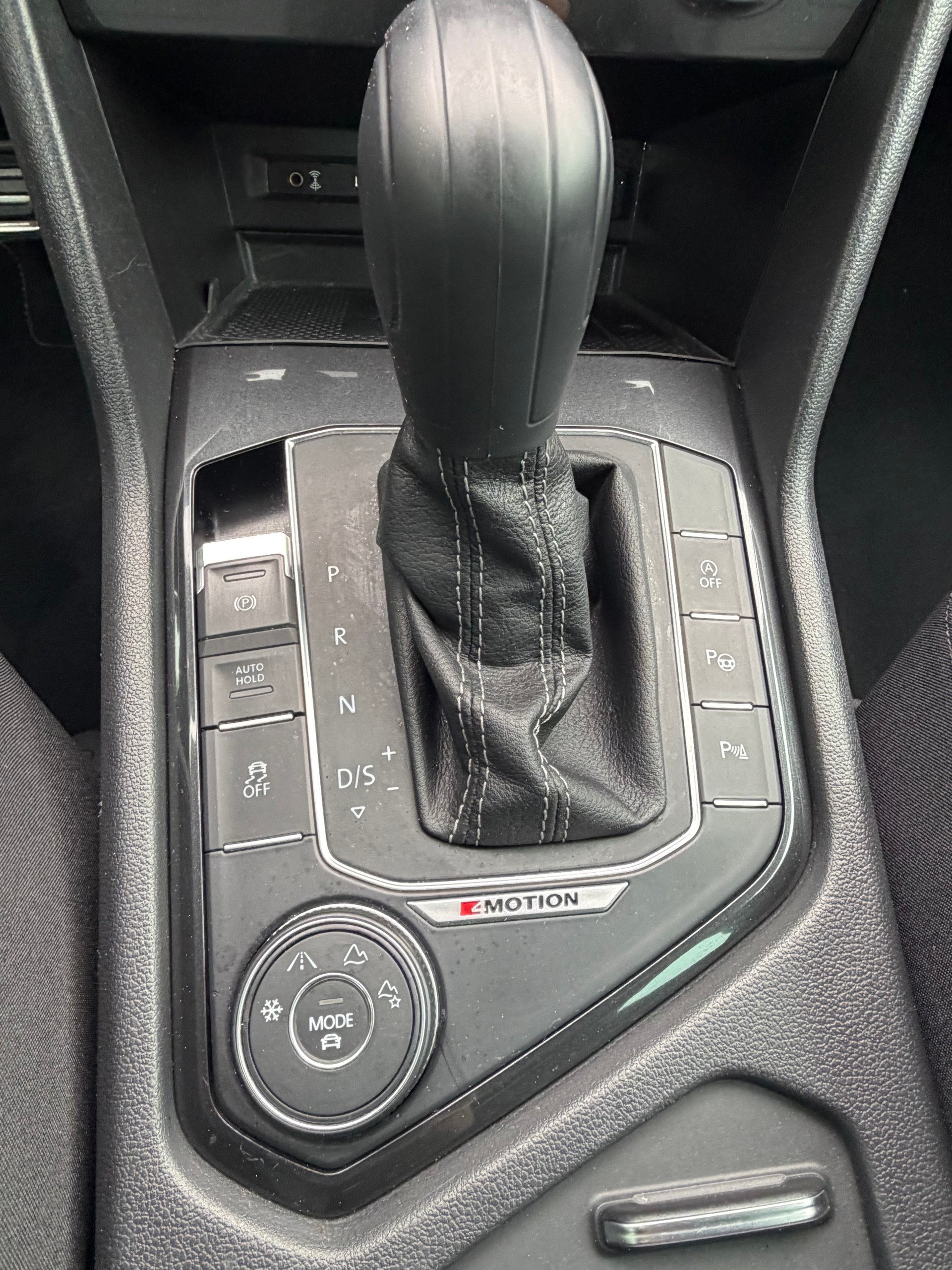 VW Tiguan 2.0 TDI SCR Highline4Motion DSG R-Line-image-13