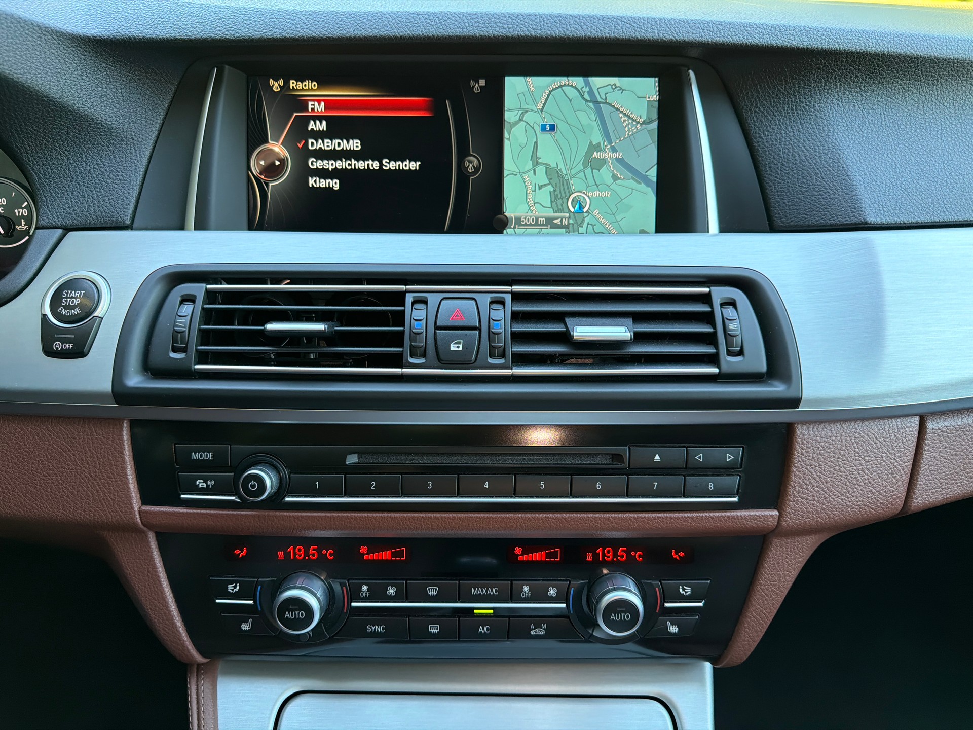 BMW 528i Touring xDrive Steptronic-image-12