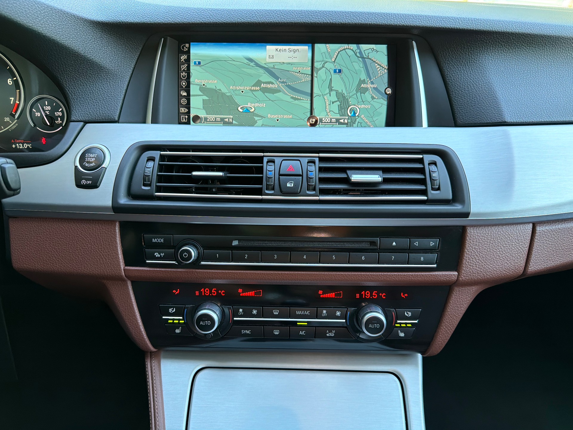 BMW 528i Touring xDrive Steptronic-image-11