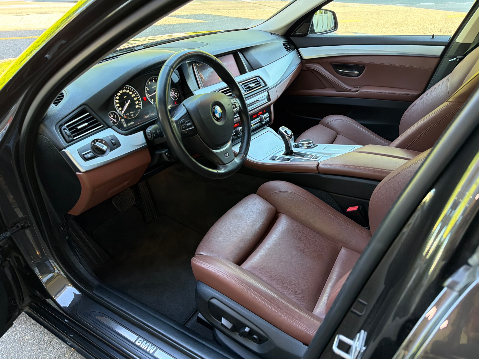 BMW 528i Touring xDrive Steptronic-image-5