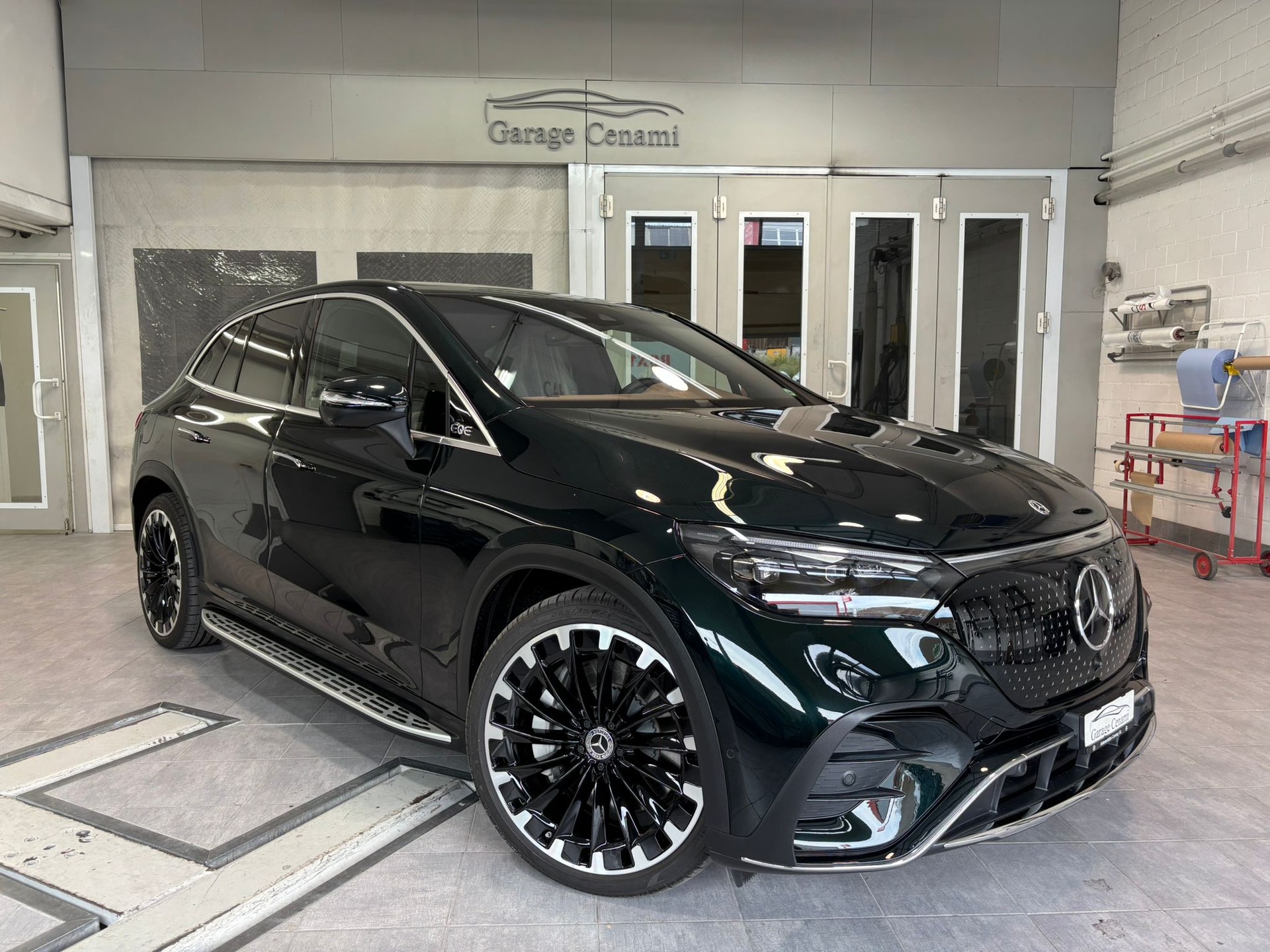 MERCEDES-BENZ EQE SUV 500 4 Matic Executive Edition AMG Line-image-15