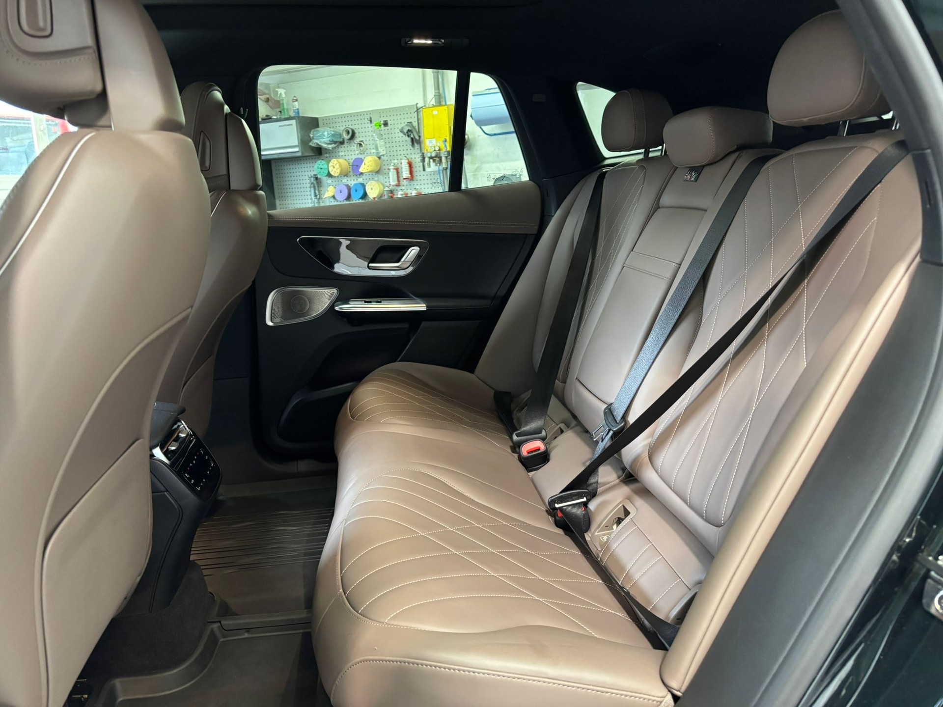 MERCEDES-BENZ EQE SUV 500 4 Matic Executive Edition AMG Line-image-6