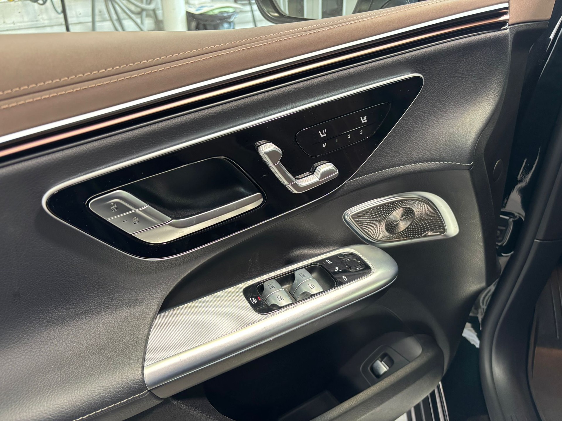 MERCEDES-BENZ EQE SUV 500 4 Matic Executive Edition AMG Line-image-11