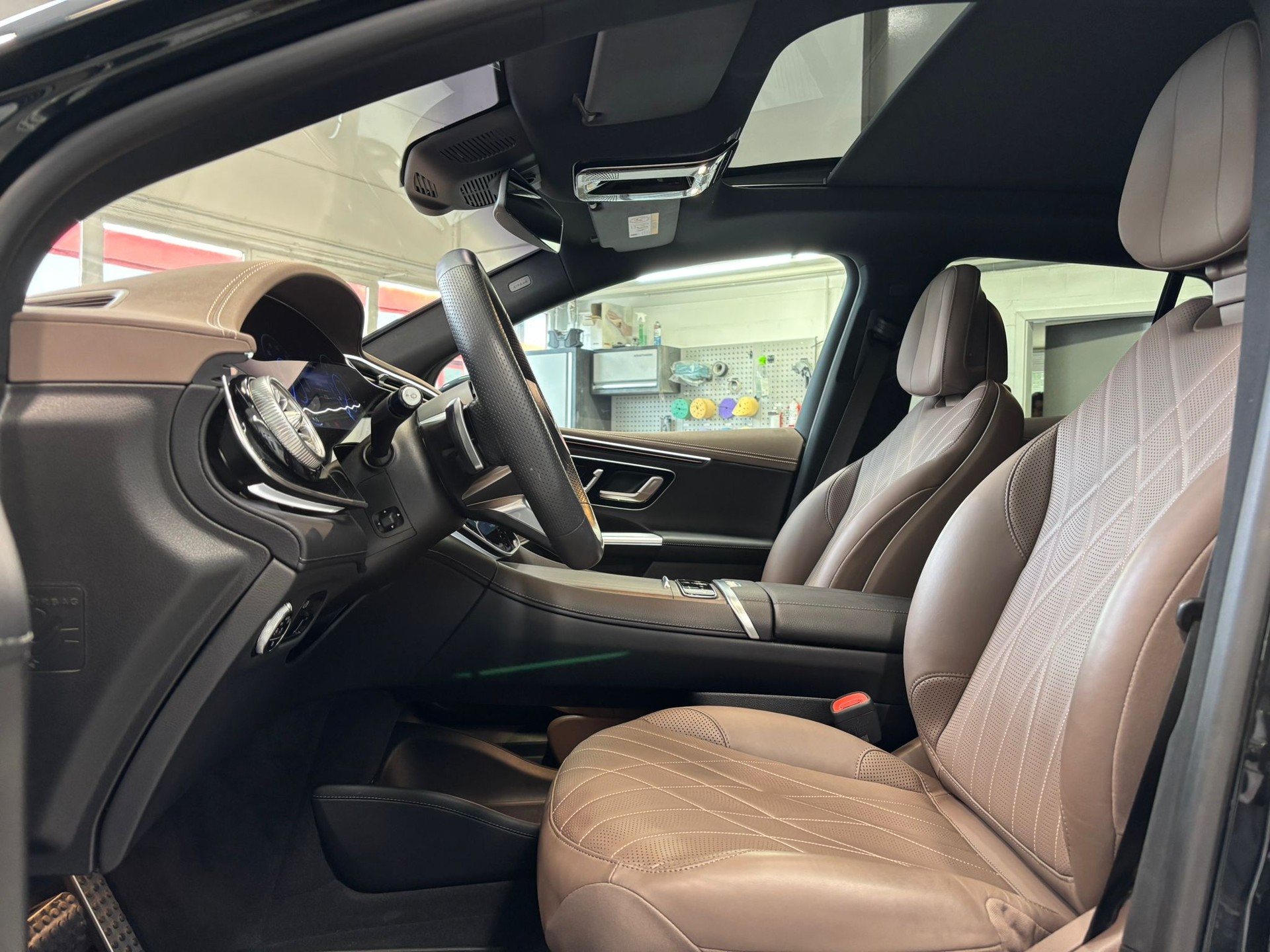 MERCEDES-BENZ EQE SUV 500 4 Matic Executive Edition AMG Line-image-9
