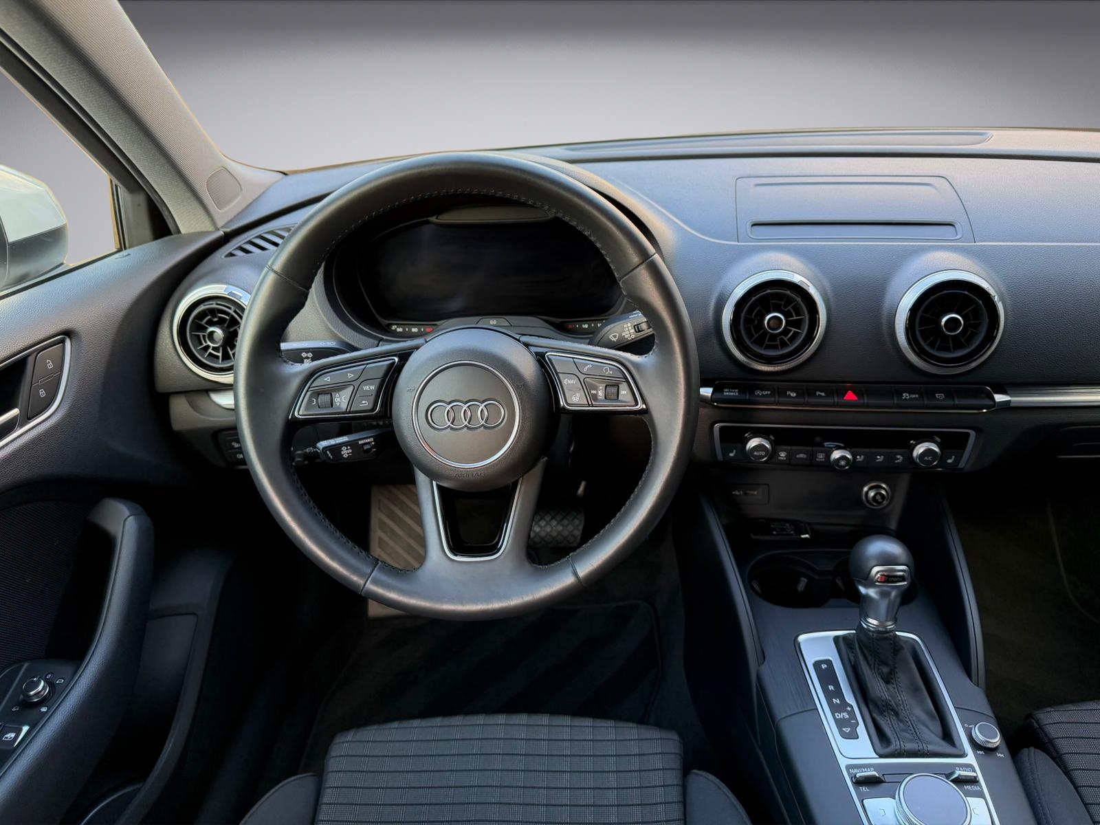 AUDI A3 Sportback 40 TDI Sport Attraction quattro S-tronic * AHK * Standheizung *-image-7